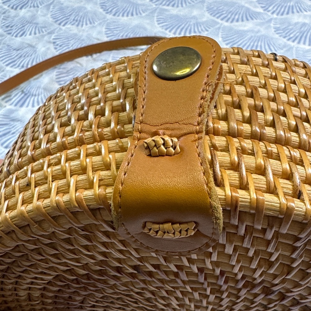 🌿 Boho Round Rattan Crossbody Bag | Bali Woven Straw Circle Purse- Batik Lined - Picture 5 of 10